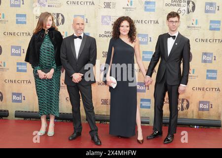 3 maggio 2024, Roma, RM, Italia: Protagonisti del Red carpet della cerimonia di premiazione del David di Donatello 2024 a Roma, Italia, presso gli studi CinecittÃ. (Credit Image: © Gennaro Leonardi/Pacific Press via ZUMA Press Wire) SOLO PER USO EDITORIALE! Non per USO commerciale! Foto Stock