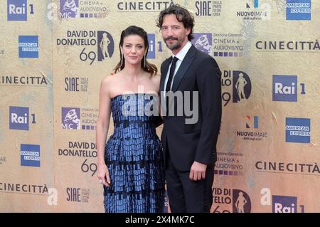 Barbara Ronchi e Alessandro tedeschi bei der 69. Verleihung der Filmpreise premi David di Donatello 2024 nei den Cinecittà Studios. ROM, 03.05.2024 Foto Stock