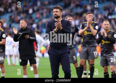 Russell Martin, manager del Southampton, e la sua squadra dopo il match per lo Sky Bet Championship tra Leeds United e Southampton a Elland Road, Leeds, sabato 4 maggio 2024. (Foto: Pat Scaasi | mi News) crediti: MI News & Sport /Alamy Live News Foto Stock