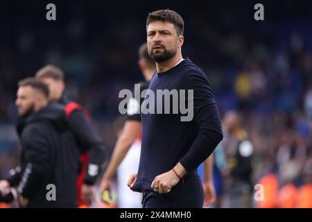 Russell Martin, manager del Southampton, e la sua squadra dopo il match per lo Sky Bet Championship tra Leeds United e Southampton a Elland Road, Leeds, sabato 4 maggio 2024. (Foto: Pat Scaasi | mi News) crediti: MI News & Sport /Alamy Live News Foto Stock