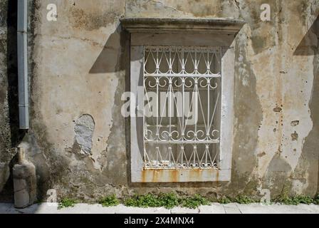 Finestra sulla casa del capitano a Orebic, Dalmazia, penisola di Peljesac, Croazia Foto Stock