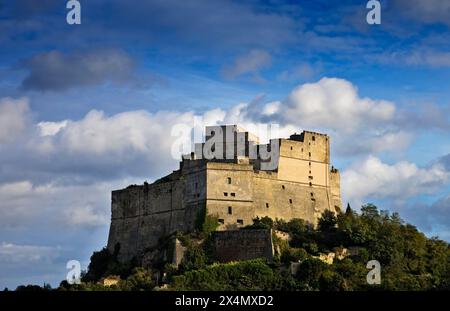 L'Italia, Bacoli (Napoli), la vista della Baia Aragonese, castello costruito nel 1495 ac Foto Stock