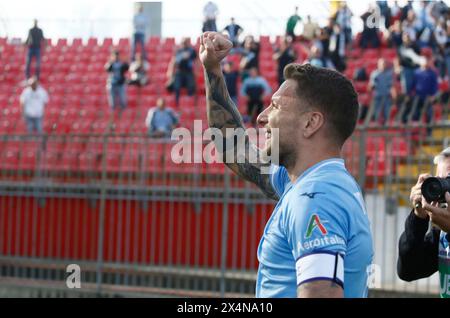 Monza Brianza, Italia. 4 maggio 2024. Il Ciro immobile della Lazio festeggia dopo aver segnato il primo gol della squadra durante la partita di calcio di serie A tra Monza e Lazio allo Stadio U-Power di Monza, Italia - sabato 4 maggio 2024. Sport - calcio . (Alberto Mariani/LaPresse) crediti: LaPresse/Alamy Live News Foto Stock