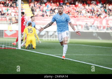 Monza Brianza, Italia. 4 maggio 2024. Il Ciro immobile della Lazio festeggia dopo aver segnato il primo gol della squadra durante la partita di calcio di serie A tra Monza e Lazio allo Stadio U-Power di Monza, Italia - sabato 4 maggio 2024. Sport - calcio . (Alberto Mariani/LaPresse) crediti: LaPresse/Alamy Live News Foto Stock