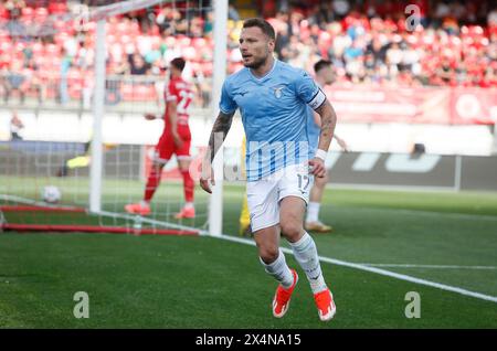 Monza Brianza, Italia. 4 maggio 2024. Il Ciro immobile della Lazio festeggia dopo aver segnato il primo gol della squadra durante la partita di calcio di serie A tra Monza e Lazio allo Stadio U-Power di Monza, Italia - sabato 4 maggio 2024. Sport - calcio . (Alberto Mariani/LaPresse) crediti: LaPresse/Alamy Live News Foto Stock