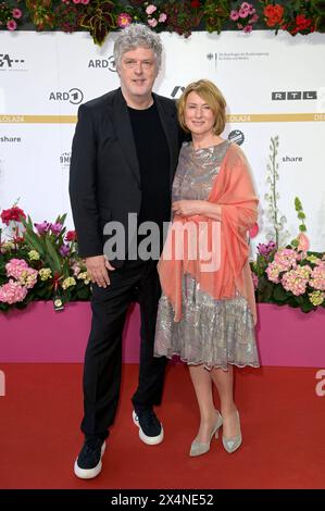 Matthias Glasner und Corinna Harfouch bei der 74. Verleihung des Deutschen Filmpreises 2024 im Theater am Potsdamer Platz. Berlino, 03.05.2024 *** Matthias Glasner e Corinna Harfouch alla 74° cerimonia dei German Film Awards 2024 al Theater am Potsdamer Platz di Berlino, 03 05 2024 foto:XF.xKernx/xFuturexImagex filmpreis2024 4567 Foto Stock