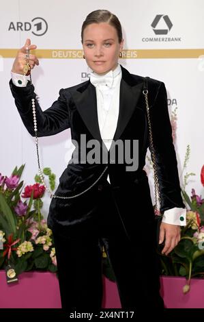 Sonja Gerhardt bei der 74. Verleihung des Deutschen Filmpreises 2024 im Theater am Potsdamer Platz. Berlino, 03.05.2024 Foto Stock