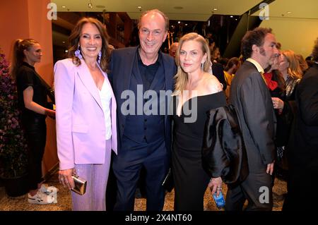 Christiane Knaup, Herbert Knaup e Anna Loos bei der 74. Verleihung des Deutschen Filmpreises 2024 im Theater am Potsdamer Platz. Berlino, 03.05.2024 Foto Stock