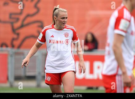 Georgia Stanway (Monaco di Baviera), Leverkusen, Germania. 4 maggio 2024. Bundesliga femminile, Matchday 18, Bayer 04 Leverkusen - FC Bayern Monaco. Crediti: Juergen Schwarz/Alamy Live News Foto Stock