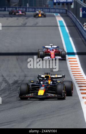 Miami, Florida, Stati Uniti. 4 maggio 2024. 1 Oracle Red Bull Racing, MAX VERSTAPPEN (NED) è in testa durante la Sprint Race al Gran Premio di Miami di Formula 1 Crypto.com a Miami, Florida. Verstappen ha vinto la gara. (Credit Image: © Richard Dole/ZUMA Press Wire) SOLO PER USO EDITORIALE! Non per USO commerciale! Foto Stock