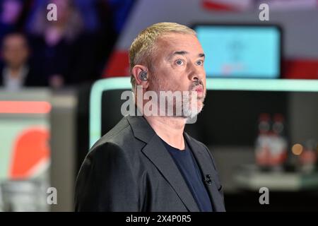 Sheffield, Regno Unito. 4 maggio 2024. Il sette volte campione del mondo Stephen Hendry parla con la BBC in vista dei Campionati del mondo di Cazoo 2024 al Crucible Theatre di Sheffield, Regno Unito, 4 maggio 2024 (foto di Cody Froggatt/News Images) a Sheffield, Regno Unito, il 5/4/2024. (Foto di Cody Froggatt/News Images/Sipa USA) credito: SIPA USA/Alamy Live News Foto Stock