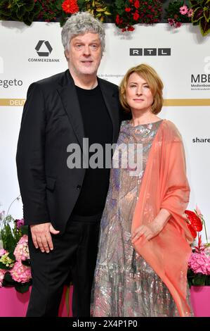 Matthias Glasner und Corinna Harfouch bei der 74. Verleihung des Deutschen Filmpreises 2024 im Theater am Potsdamer Platz. Berlino, 03.05.2024 Foto Stock