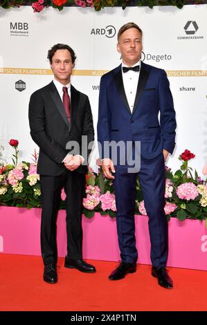 Ludwig Trepte und Tom Wlaschiha bei der 74. Verleihung des Deutschen Filmpreises 2024 im Theater am Potsdamer Platz. Berlino, 03.05.2024 Foto Stock