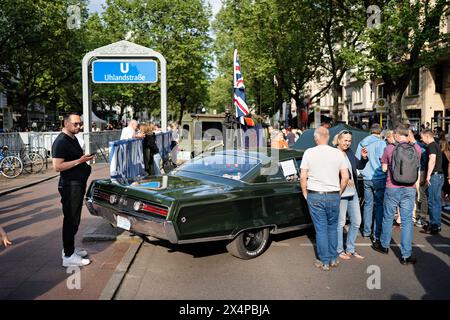 2024-05-04,Die Classic Days Berlin bieten mit der Präsentation von rund 2000 historischen Fahrzeugen die Gelegenheit, einige Klassiker der Automobilgeschichte zu sehen. Kurfürstendamm *** 2024 05 04,i Classic Days Berlin offrono l'opportunità di vedere alcuni classici della storia automobilistica con la presentazione di circa 2000 veicoli storici Kurfürstendamm Foto Stock