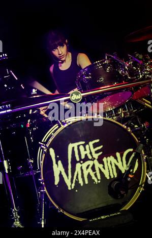 Paulina Villarreal Vélez, batterista dei The Warning, cantante, live in concerto al Birmingham O2 Institute, 21 aprile 2024 Foto Stock