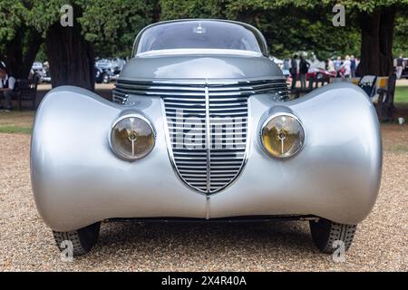 Hispano-Suiza H6B Dubonnet Xenia al Concorso di eleganza - Hampton Court Palace 2022 Foto Stock