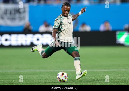 Charlotte, North Carolina, Stati Uniti. 4 maggio 2024. SANTIAGO MORENO (30), centrocampista dei Portland Timbers, guida un passaggio durante la prima metà della partita Charlotte FC vs Portland Timbers MLS al Bank of America Stadium di Charlotte, North Carolina, il 4 maggio 2024. (Immagine di credito: © Cory Knowlton/ZUMA Press Wire) SOLO PER USO EDITORIALE! Non per USO commerciale! Crediti: ZUMA Press, Inc./Alamy Live News Foto Stock