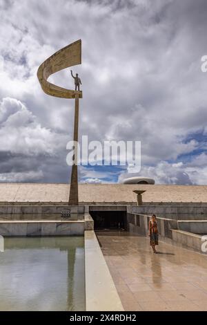 La statua commemorativa del JK dedicata a Juscelino Kubitschek, il ventunesimo presidente del Brasile, Brasilia, Brasile Foto Stock