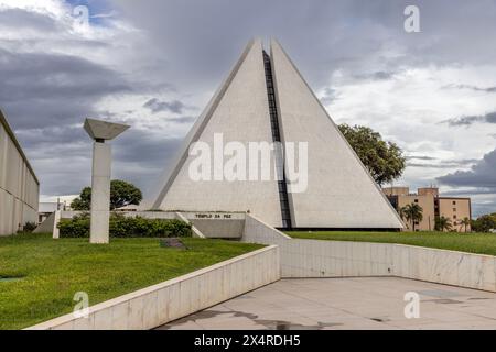Tempio di buona volontà piramide a sette lati, Templo da Boa Vontade, Brasilia, Brasile Foto Stock