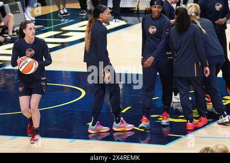 Arlington, Stati Uniti. 3 maggio 2024. Caitlin Clark n. 22 di Indiana Fever si pratica prima della partita di pre-stagione WNBA tra i Dallas Wings e gli Indiana Fever al College Park Center. Punteggio finale Dallas Wings 79 - 76 Indiana Fever. Il 3 maggio 2024 ad Arlington, Texas. (Foto di Javier Vicencio/Eyepix Group) credito: Eyepix Group/Alamy Live News Foto Stock