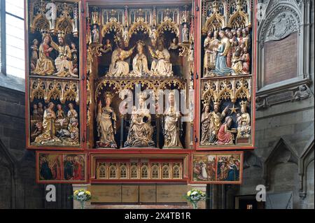 Vienna, Austria, la Cathedra di Santo Stefano. Il gotico "Wiener Neustädter Altar" nella navata settentrionale, un'opera d'arte in legno vecchia di 570 anni Foto Stock