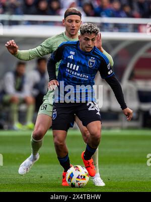 4 maggio 2024 Santa Clara, CA USA, il centrocampista dei San Jose Herman Lopez (23) calcia la palla durante la partita della MLS tra il Los Angeles Football Club e i San Jose Earthquakes. San Jose ha battuto il LAFC 3-1 al Levi's Stadium di San Clara, California. Thurman James/CSM Foto Stock