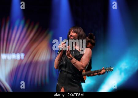 Malmoe, Svezia, 4 maggio 2024 Conchita Wurst si esibisce all'Eurofan Cafe all'Eurovision Song Contest Credit: PEO Mšller/Alamy Live News Foto Stock