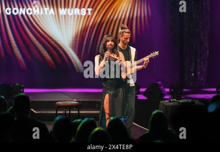 Malmoe, Svezia, 4 maggio 2024 Conchita Wurst si esibisce all'Eurofan Cafe all'Eurovision Song Contest Credit: PEO Mšller/Alamy Live News Foto Stock