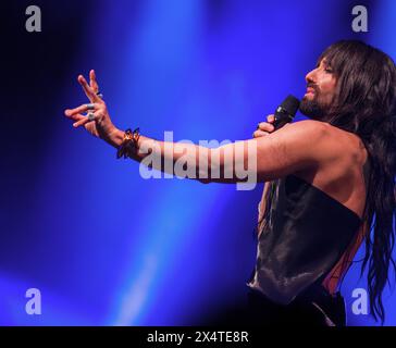 Malmoe, Svezia, 4 maggio 2024 Conchita Wurst si esibisce all'Eurofan Cafe all'Eurovision Song Contest Credit: PEO Mšller/Alamy Live News Foto Stock