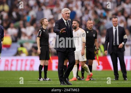 Madrid, Spagna. 4 maggio 2024. Carlo Ancelotti, capo allenatore del Real Madrid CF gesta al termine della partita di calcio della Liga EA 2023/2024 della settimana sportiva 34 tra il Real Madrid CF e il Cadiz CF allo stadio Santiago Bernabeu. Punteggio finale: Real Madrid CF 3:0 Cadice CF. (Foto di Federico Titone/SOPA Images/Sipa USA) credito: SIPA USA/Alamy Live News Foto Stock