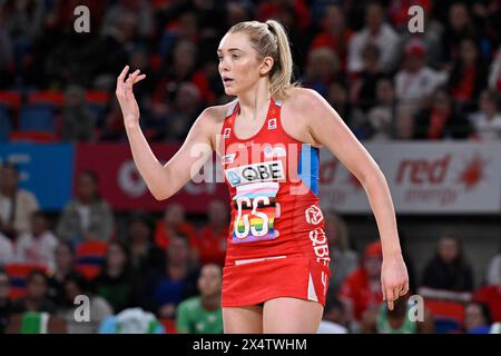 5 maggio 2024; Ken Rosewall Arena, Sydney, NSW, Australia: Suncorp Super Netball , New South Wales Swifts versus West Coast Fever; Helen Housby dei NSW Swifts Foto Stock