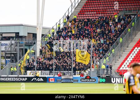 UTRECHT, 05-05-2024, Stadium Galgenwaard, calcio, eredivisie olandese, stagione 2023/2024, durante la partita FC Utrecht - Vitesse, tifosi di Vitesse Credit: Pro Shots/Alamy Live News Foto Stock