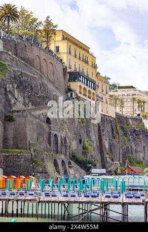 Hotel Sorrento; l'Imperial Hotel Tramontano, in cima alle scogliere che conducono al mare, Sorrento Italia. Hotel italiano. Foto Stock
