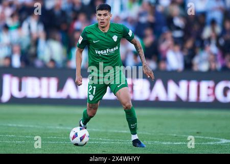 Nico Castro di Elche CF con il pallone durante il LaLiga LaLiga Hypermotion match tra il Real Racing Club e l'Elche CF allo Stadio El Sardinero di maggio Foto Stock