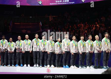 Chengdu, la provincia cinese del Sichuan. 5 maggio 2024. Il Team Malaysia reagisce durante la cerimonia di premiazione delle finali della Coppa Thomas BWF a Chengdu, nella provincia del Sichuan, nel sud-ovest della Cina, 5 maggio 2024. Crediti: Chen Bin/Xinhua/Alamy Live News Foto Stock