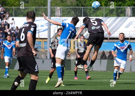 Brixia, Italia. 5 maggio 2024. Gabriele Moncini del Brescia calcio FC durante la partita di campionato italiano di serie B tra Brescia calcio FC e calcio Lecco 1912 allo stadio Mario Rigamonti il 5 maggio 2024, Brixia, Italia. Crediti: Roberto Tommasini/Alamy Live News Foto Stock