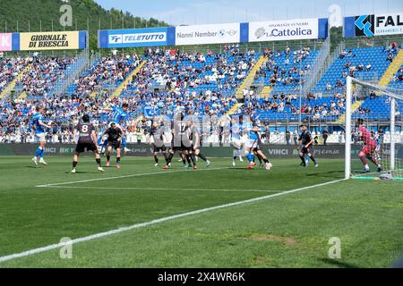 Brixia, Italia. 5 maggio 2024. Gabriele Moncini del Brescia calcio FC segna un secondo gol della partita durante la partita di campionato italiano di serie B tra Brescia calcio FC e calcio Lecco 1912 allo stadio Mario Rigamonti il 5 maggio 2024, Brixia, Italia. Crediti: Roberto Tommasini/Alamy Live News Foto Stock