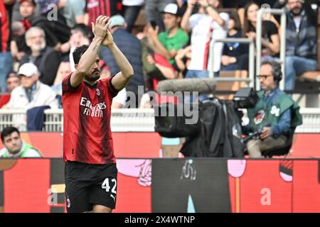 Genova, Italia. 5 maggio 2024. Alessandro Florenzi del Milan festeggia dopo aver segnato il gol 1-1 per la sua squadra durante la partita di calcio di serie A tra Milano e Genova allo Stadio Giuseppe Meazza di Milano, Italia - domenica 05 maggio 2024. Sport - calcio . (Foto di Tano Pecoraro/Lapresse) credito: LaPresse/Alamy Live News Foto Stock