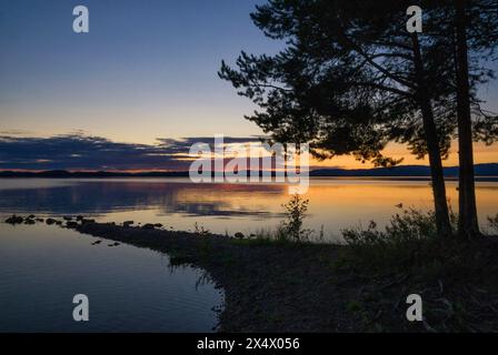 Bellissimo tramonto sul lago Orsa Foto Stock