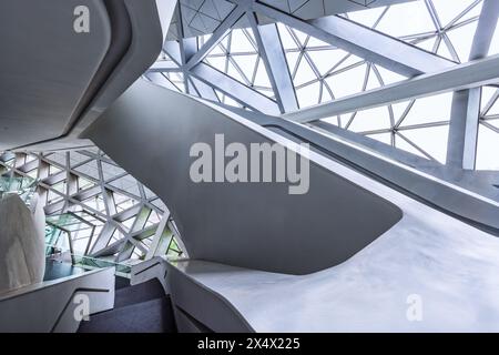 Guangzhou, 3 aprile 2021: Teatro dell'Opera di Guangzhou progettato dall'architetto Zaha Hadid ed è diventato uno dei sette nuovi punti di riferimento Foto Stock