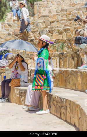 Jujuy, Argentina - 25 gennaio 2024: Ragazza in tradizionale colla a Humahuaca, Jujuy, Argentina. Foto Stock