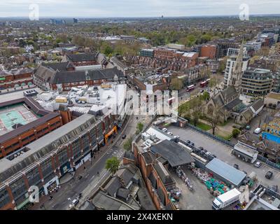 Vista aerea generale dell'area commerciale di Ealing Broadway, Ealing, Londra, Regno Unito. Foto Stock