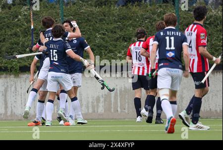 Bruxelles, Belgio. 5 maggio 2024. I giocatori di Gantoise festeggiano dopo aver segnato una partita di hockey tra il Royal Leopold Club e Gantoise, domenica 5 maggio 2024, a Bruxelles, una partita di ritorno nelle semifinali dei play-off del campionato belga di hockey di prima divisione. BELGA PHOTO VIRGINIE LEFOUR credito: Belga News Agency/Alamy Live News Foto Stock