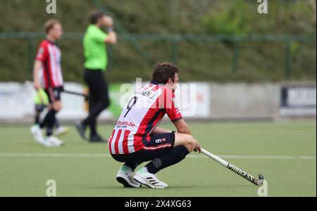 Bruxelles, Belgio. 5 maggio 2024. John Verdussen di Leopold sembra deluso dopo aver perso una partita di hockey tra il Royal Leopold Club e Gantoise, domenica 5 maggio 2024, a Bruxelles, una partita di ritorno nelle semifinali play-off del campionato belga di hockey di prima divisione. BELGA PHOTO VIRGINIE LEFOUR credito: Belga News Agency/Alamy Live News Foto Stock