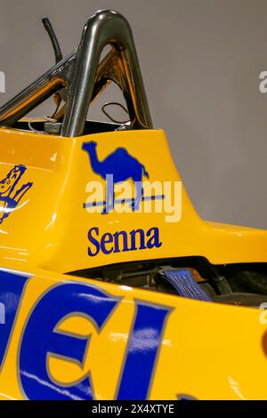 Lotus Honda 99T4 Camel di Ayrton Senna, 1987, è stata esposta durante la mostra "Senna Forever" del 5 maggio 2024 al Museo Nazionale dell'Automobile di Torino, i Foto Stock