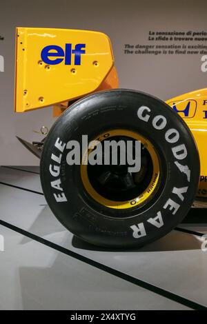 Lotus Honda 99T4 Camel di Ayrton Senna, 1987, è stata esposta durante la mostra "Senna Forever" del 5 maggio 2024 al Museo Nazionale dell'Automobile di Torino, i Foto Stock