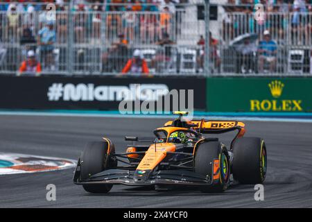 Miami, Stati Uniti. 5 maggio 2024. Il pilota inglese della McLaren Lando Norris gareggia durante il Gran Premio di Formula 1 di Miami all'autodromo internazionale di Miami a Miami Gardens, Florida, Stati Uniti, il 5 maggio 2024. Crediti: Qian Jun/Xinhua/Alamy Live News Foto Stock