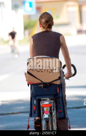 fallimento personale e perdita di denaro e di affari in una crisi economica fallimento personale in crisi economica Foto Stock