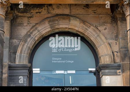 Glasgow, Regno Unito - 9 settembre 2023: Il segno per l'Università di Glasgow International College Foto Stock