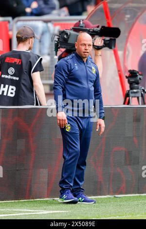 UTRECHT, 05-05-2024 , Stadio Galgenwaard, calcio, eredivisie olandese, stagione 2023 / 2024, durante la partita FC Utrecht - Vitesse, Vitesse assistente allenatore allenatore allenatore Nicky Hofs Foto Stock